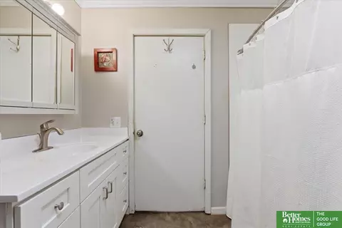 Bath - 64443 735 Rd, Peru, NE 68421 photo 2 of 3