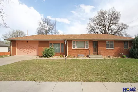 5540 S St, Lincoln, NE 68504
