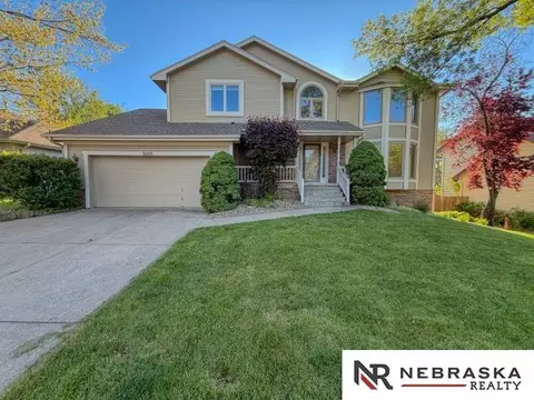 2315 Nelsons Creek Dr, Omaha, NE 68116