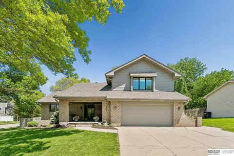 507 S 158th St, Omaha, NE 68118