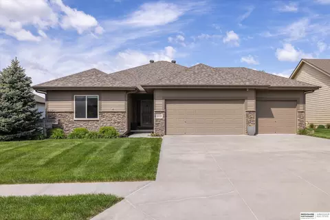 6108 S 193rd St, Omaha, NE 68135