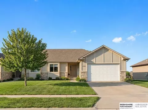 1306 Autumn Rd, Hickman, NE 68372