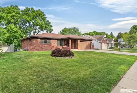 3739 S 77th St, Lincoln, NE 68506