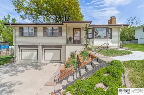 6232 Read St, Omaha, NE 68152