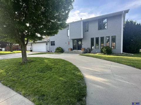 2322 Grant St, Beatrice, NE 68310