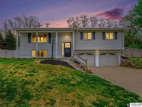 401 Garden Ave, Bellevue, NE 68005