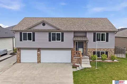 11670 N 142nd St, Waverly, NE 68462