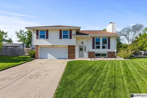 9339 Pratt Cir, Omaha, NE 68134