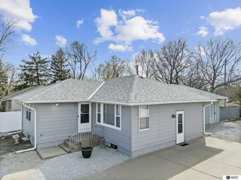 2951 N 70 St, Lincoln, NE 68507