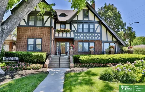 101 N 54 St, Omaha, NE 68132