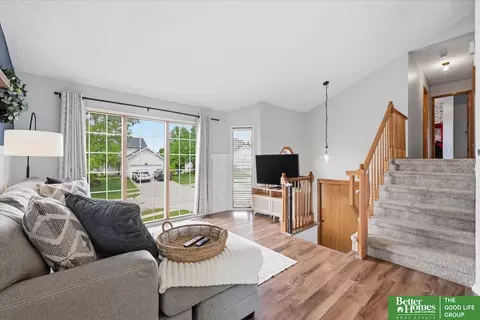 14767 Boyd St, Omaha, NE 68116
