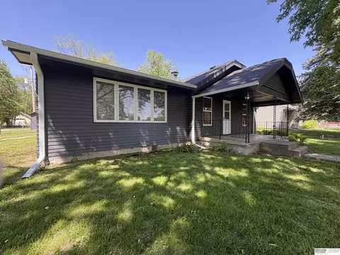 416 N 11th St, Tekamah, NE 68061