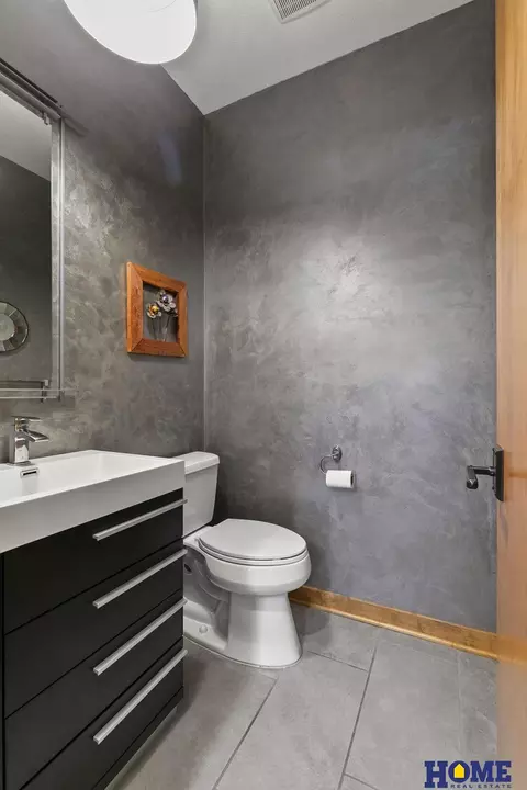 Bath - 6730 Wildrye Rd, Lincoln, NE 68521 photo 1 of 6