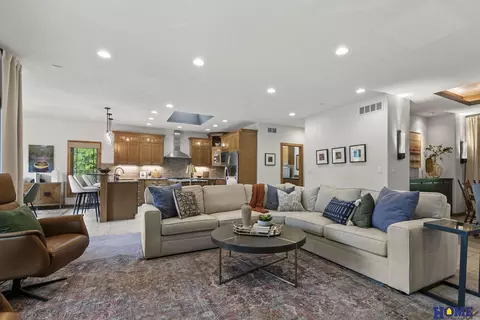 Living - 6730 Wildrye Rd, Lincoln, NE 68521 photo 4 of 6