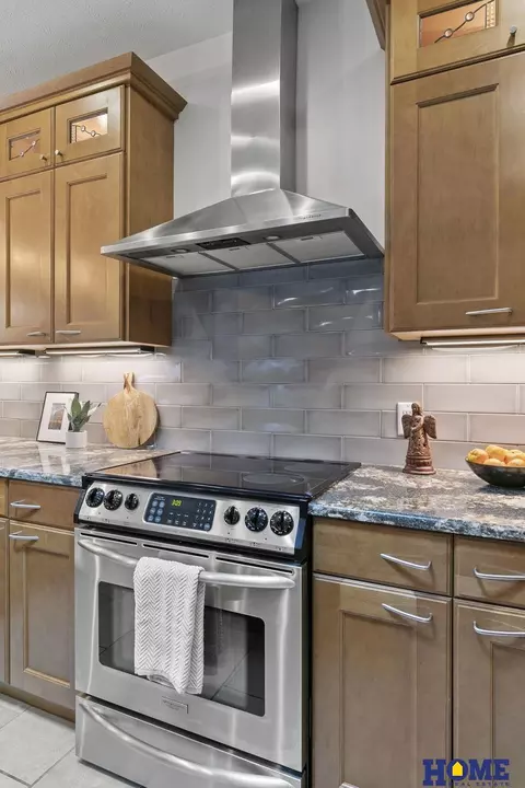 Kitchen - 6730 Wildrye Rd, Lincoln, NE 68521 photo 3 of 7
