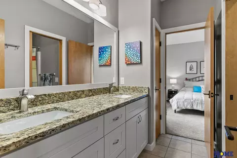Bath - 6730 Wildrye Rd, Lincoln, NE 68521 photo 5 of 6