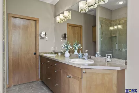 Bath - 6730 Wildrye Rd, Lincoln, NE 68521 photo 3 of 6