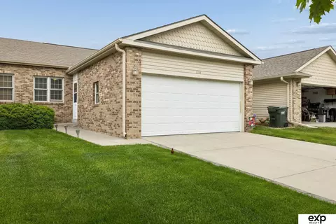 1214 Dublin Rd, Lincoln, NE 68521