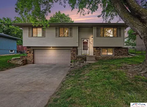 7714 Braun Ave, La Vista, NE 68128