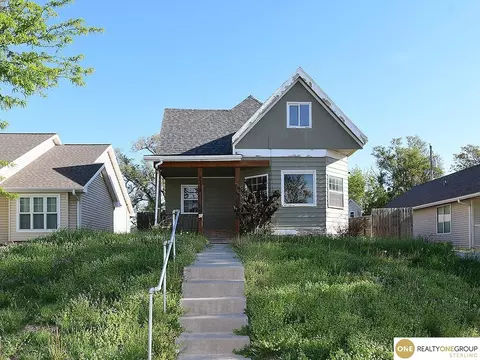 3338 Manderson St, Omaha, NE 68111
