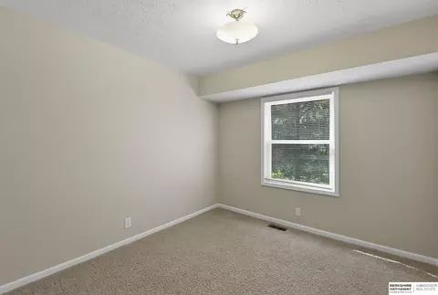 Bedroom - 307 E 17th Ave, Bellevue, NE 68005 photo 2 of 4