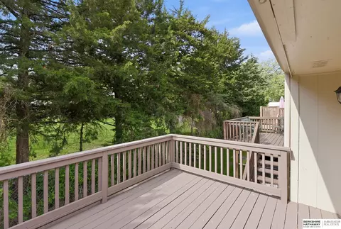 Exterior - 307 E 17th Ave, Bellevue, NE 68005 photo 3 of 4