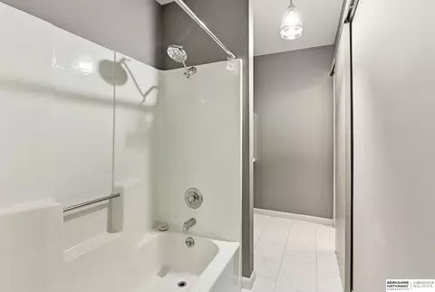Bath - 307 E 17th Ave, Bellevue, NE 68005 photo 1 of 4