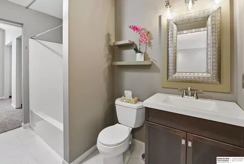 Bath - 307 E 17th Ave, Bellevue, NE 68005 photo 2 of 4