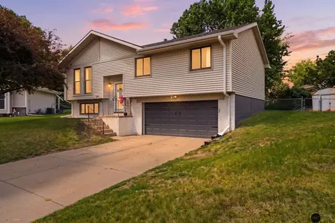 6130 W Beal Cir, Lincoln, NE 68521