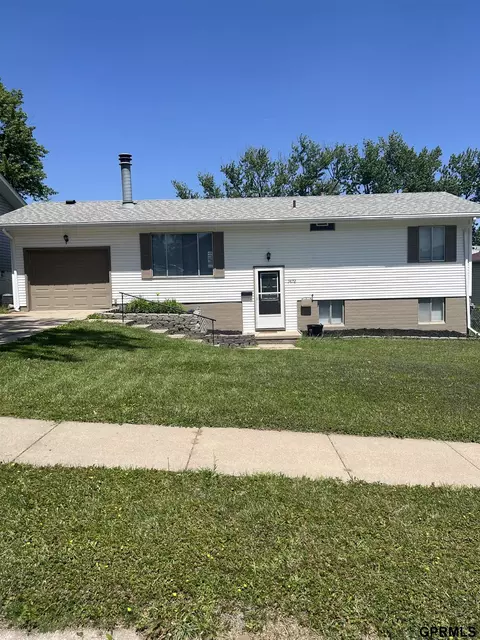14172 N St, Omaha, NE 68137