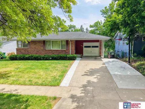 6039 Franklin St, Lincoln, NE 68510