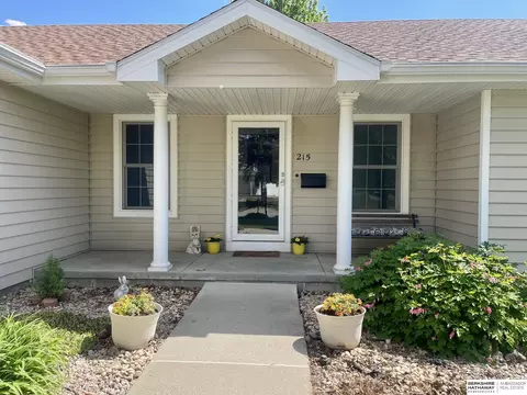 215 Arthur St, Blair, NE 68008