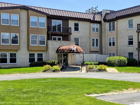 12727 W Dodge Rd #112B, Omaha, NE 68154