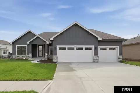 11606 Slayton St, Papillion, NE 68046