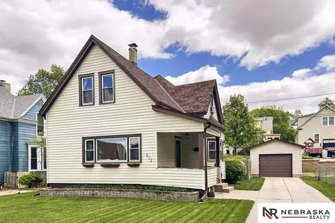 613 N 41st Ave, Omaha, NE 68131