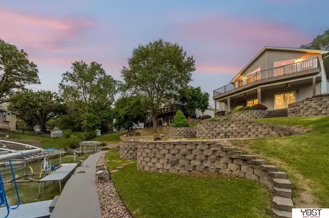 1564 Trumball Ter, Plattsmouth, NE 68048