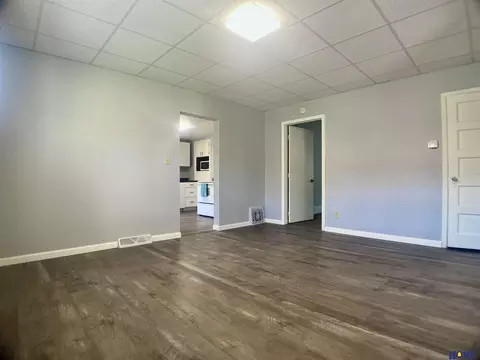Living - 605 N 10th St, Beatrice, NE 68310 photo 2 of 8