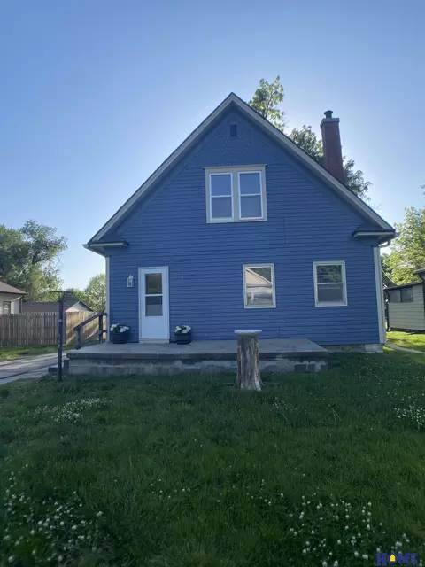 605 N 10th St, Beatrice, NE 68310