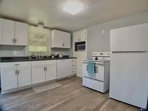 Kitchen - 605 N 10th St, Beatrice, NE 68310 photo 2 of 4