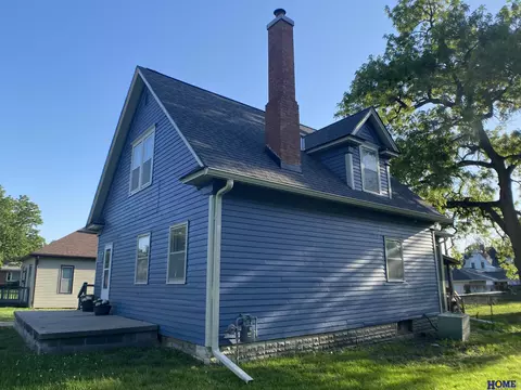 Exterior - 605 N 10th St, Beatrice, NE 68310 photo 5 of 8