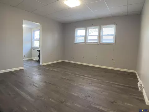 Living - 605 N 10th St, Beatrice, NE 68310 photo 4 of 8