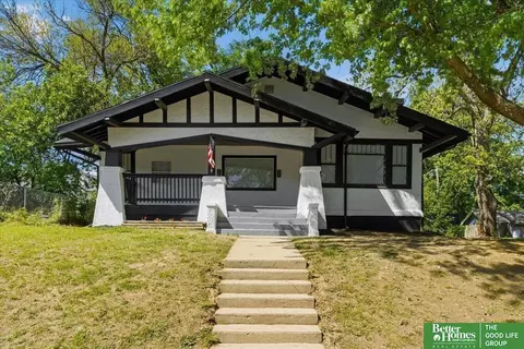 2714 Whitmore St, Omaha, NE 68112
