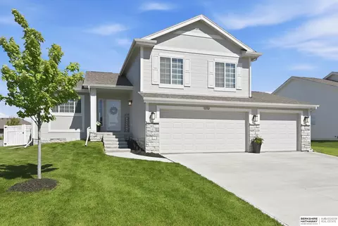 11731 S 111th Ave, Papillion, NE 68046