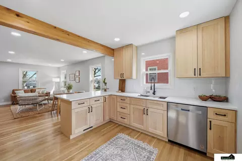 1501 Smith St, Lincoln, NE 68502