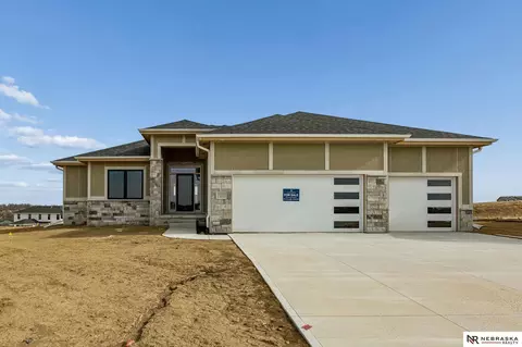 11121 N 162 Cir, Bennington, NE 68007