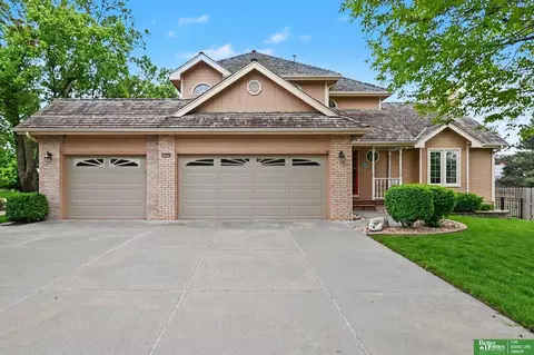 10405 Polk St, Omaha, NE 68127