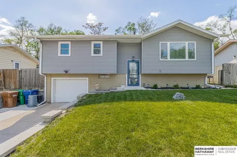 7310 Chandler Acres Dr, Bellevue, NE 68147