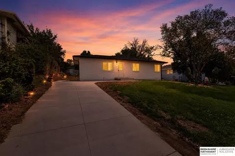 3911 Gertrude Ter, Bellevue, NE 68147