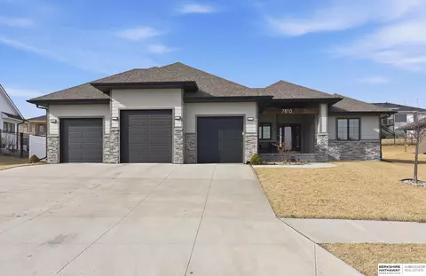 7810 N 167th St, Bennington, NE 68007