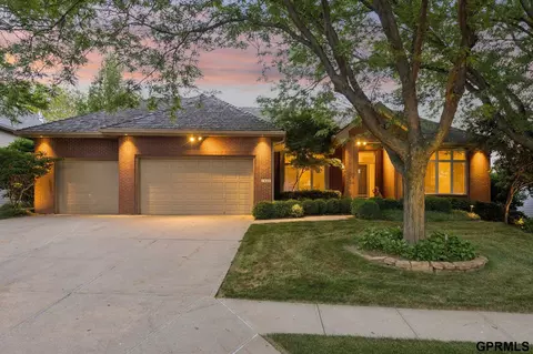 1427 N 133 St, Omaha, NE 68154